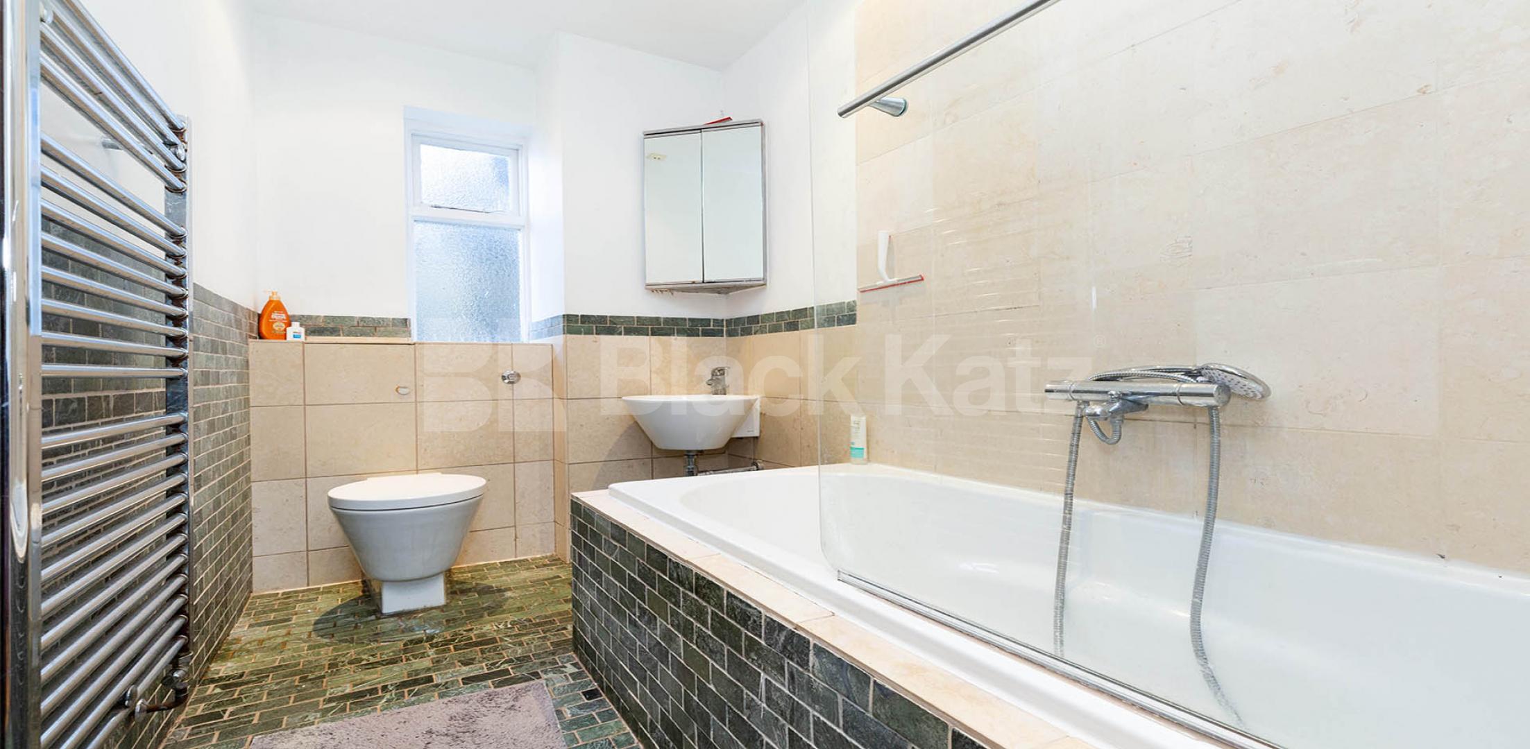 			**RENT INCLUDES COUNCIL TAX**, 3 Bedroom, 1 bath, 1 reception Flat			 Coniston Road, CROUCH END